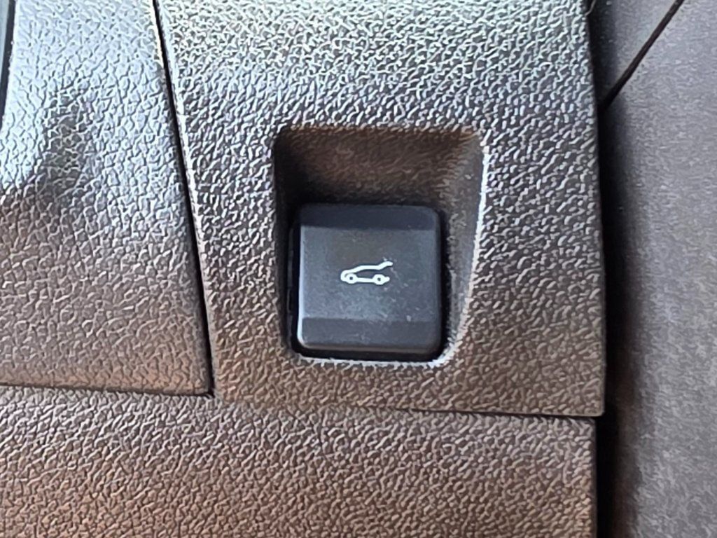 2013 Ford Edge 4dr SEL FWD - 22941356 - 40