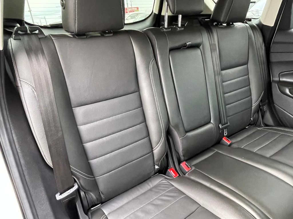 2013 Ford Escape SEL photo 14