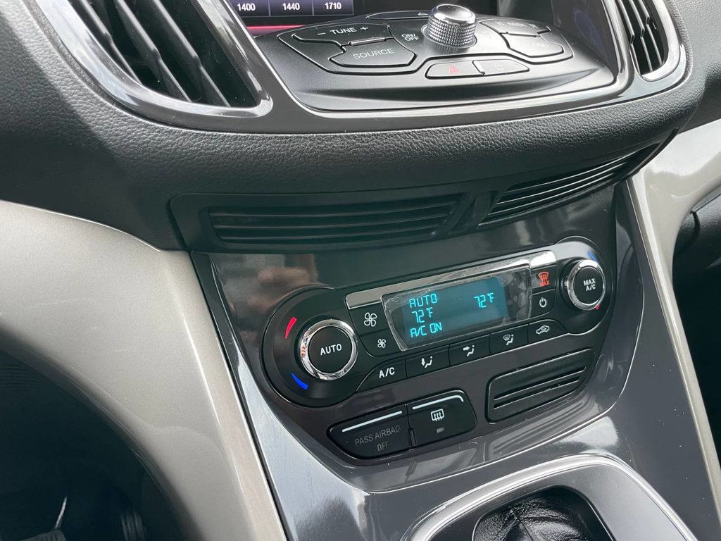 2013 Ford Escape SEL photo 19