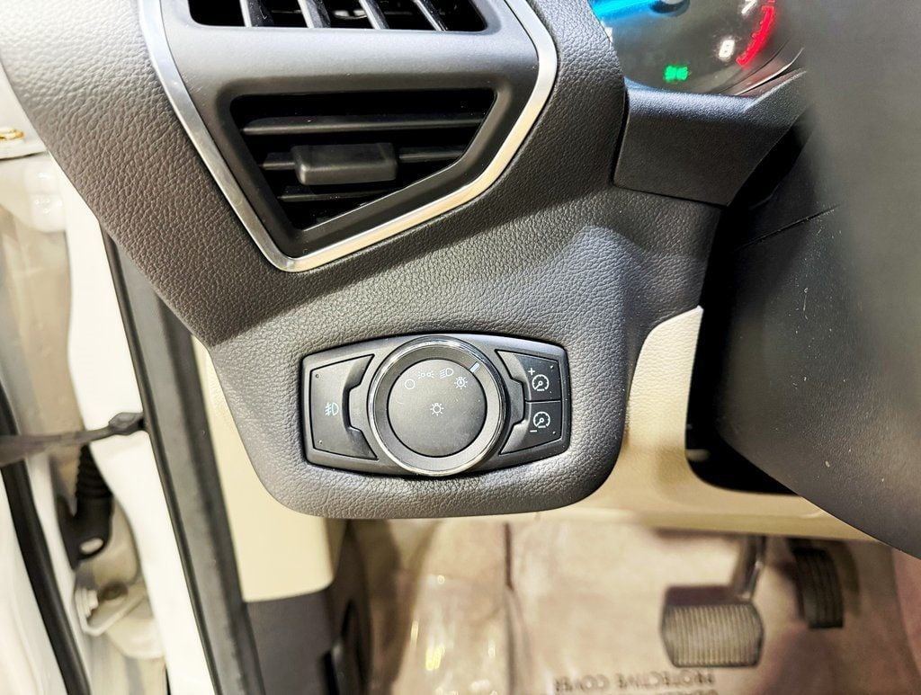 2013 Ford Escape FWD 4dr SEL - 22930631 - 6