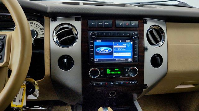 2013 Ford Expedition EL 4WD 4dr XLT w/ Leather & Tow Pkg - 23079916 - 17