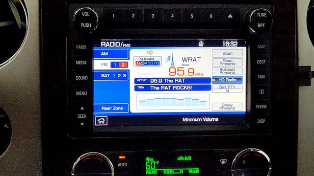 2013 Ford Expedition EL 4WD 4dr XLT w/ Leather & Tow Pkg - 23079916 - 18