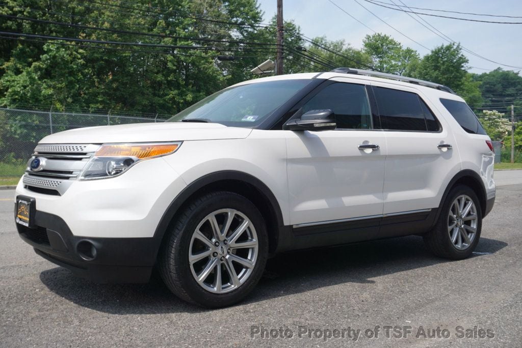 2013 Ford Explorer XLT photo 3