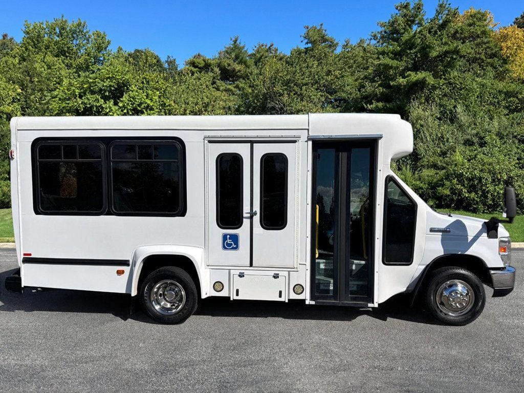 2013 Ford E-350 Non-CDL Wheelchair Shuttle Bus For Adults Seniors Church & Medical Transportation - 22922061 - 1