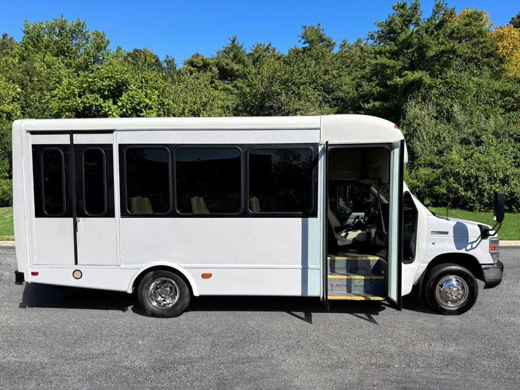 2013 Ford E-350 Non-CDL Wheelchair Shuttle Bus For Tours Charters Churches & Handicap Transportation - 22914041 - 2