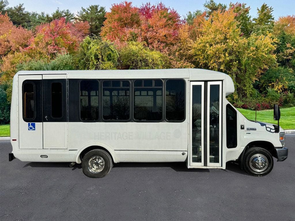 2013 Ford E-350 Non-CDL Wheelchair Shuttle Bus For Sale For Adults Seniors Church Medical Transport Handicapped - 22709469 - 1