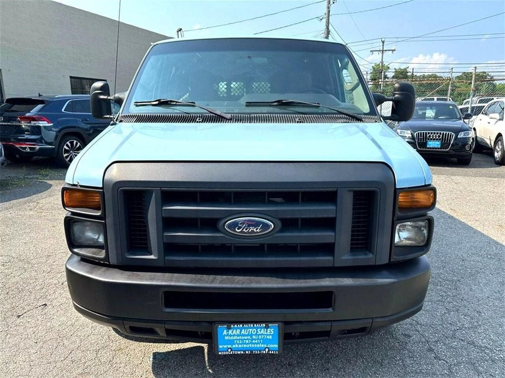 2013 Ford E-350 photo 2