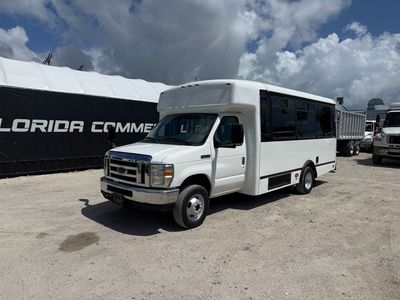 2013 Ford E-450 12 Passenger Shuttle Bus - 1FDFE4FS0DDB27241