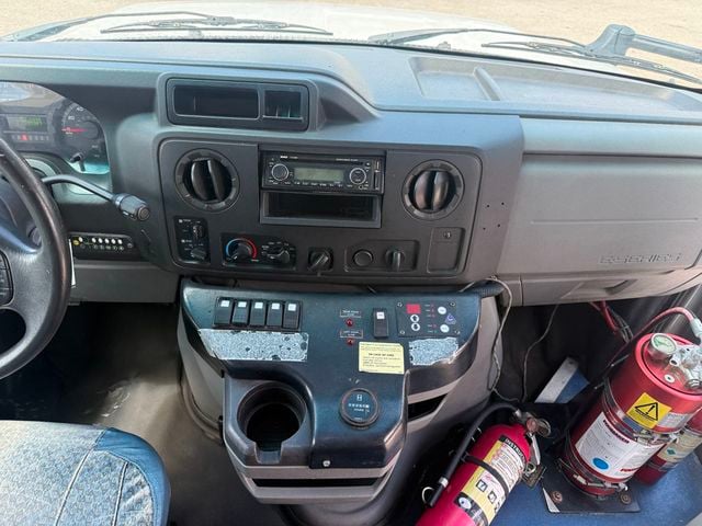 2013 Ford E-450 12 Passenger Shuttle Bus  - 23064756 - 10