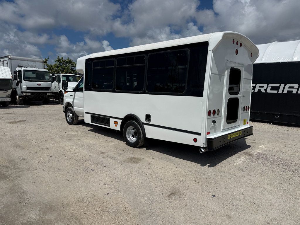 2013 Ford E-450 12 Passenger Shuttle Bus  - 23064756 - 2