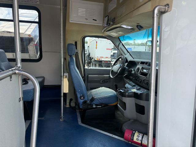 2013 Ford E-450 12 Passenger Shuttle Bus  - 23064756 - 7