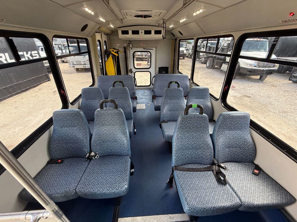 2013 Ford E-450 12 Passenger Shuttle Bus  - 23064756 - 8