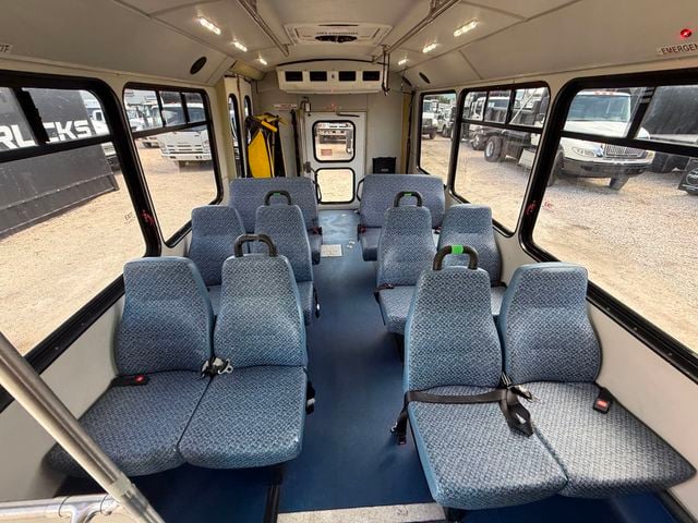 2013 Ford E-450 12 Passenger Shuttle Bus  - 23064756 - 8