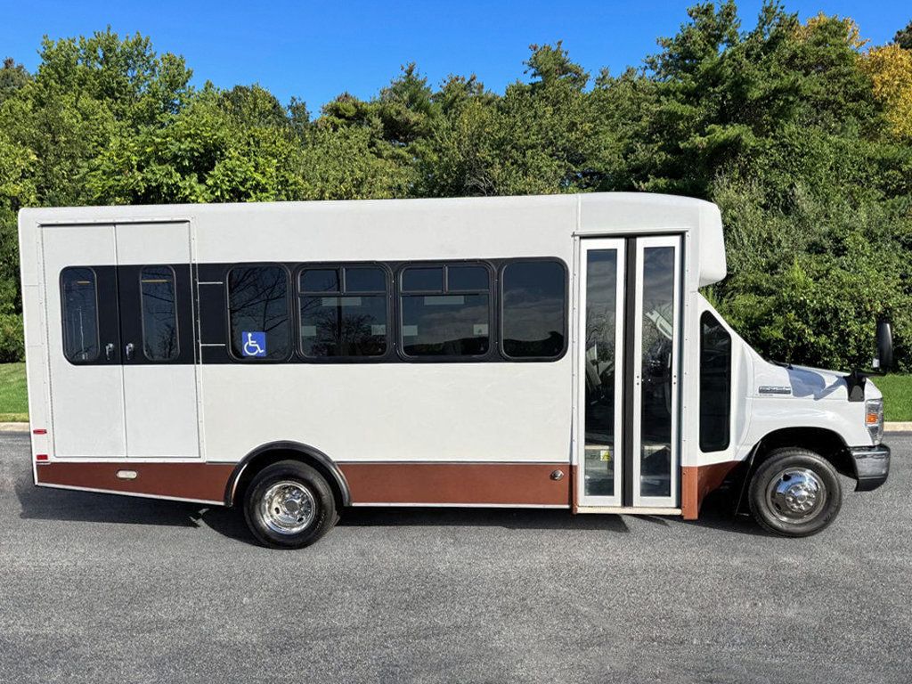 2013 Ford E-450 Cutaway Non-CDL Wheelchair Shuttle Bus For Church Senior Tour Charter & Adult Mobility - 22925898 - 1
