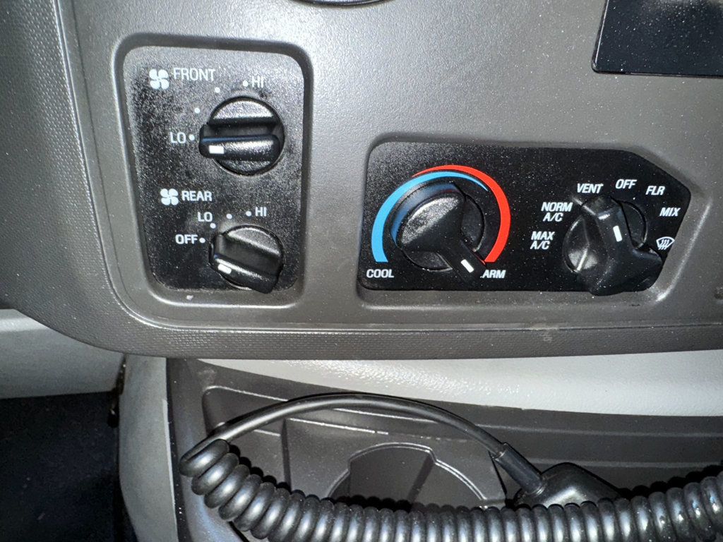 2013 Ford E-450 Cutaway Non-CDL Wheelchair Shuttle Bus For Church Senior Tour Charter & Adult Mobility - 22925898 - 33