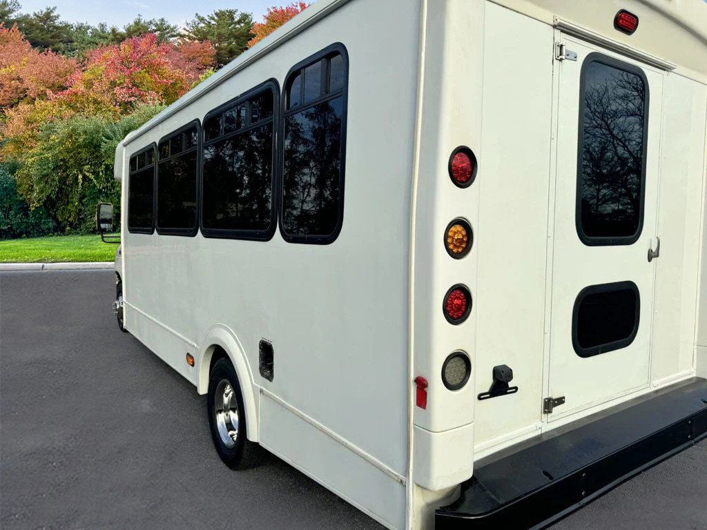 2013 Ford E-450 Cutaway Shuttle Bus w/Wheelchair Lift For Adults Seniors Church Medical Transport Handicapped - 22618842 - 11