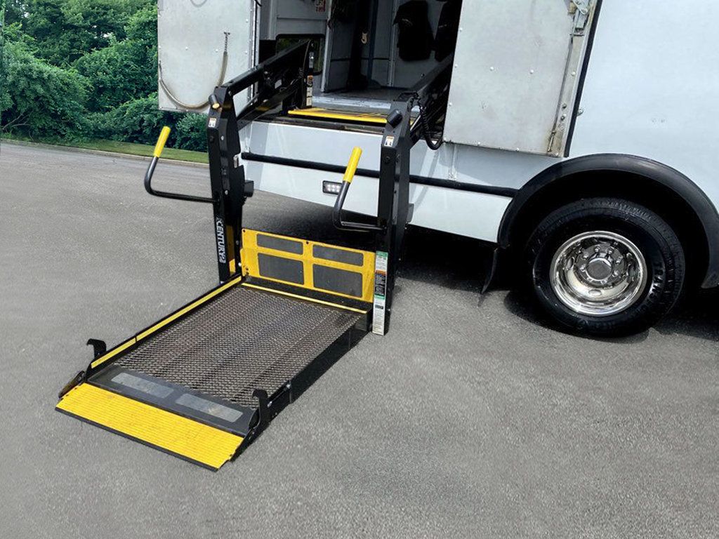 2013 Ford E-450 Non-CDL Wheelchair Shuttle Bus For Sale For Adults Seniors Medical Transport Handicapped - 22380899 - 7