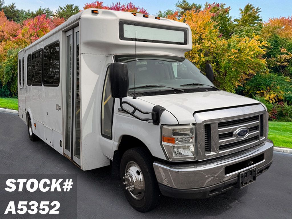 2013 Ford E-450 Shuttle Bus w/Wheelchair Lift For Adults Seniors Church Wheelchair Access Transport - 22618842 - 0