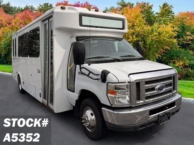 2013 Ford E-450 Shuttle Bus w/Wheelchair Lift For Adults Seniors Church Wheelchair Access Transport - 22618842 - 0