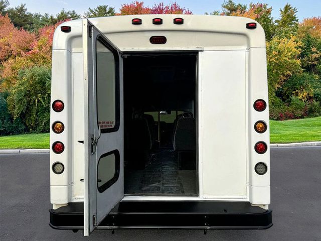 2013 Ford E-450 Shuttle Bus w/Wheelchair Lift For Adults Seniors Church Wheelchair Access Transport - 22618842 - 10