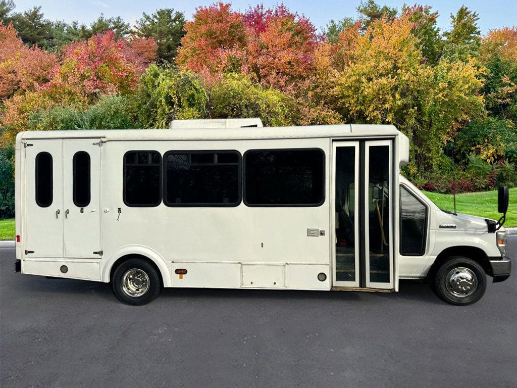 2013 Ford E-450 Shuttle Bus w/Wheelchair Lift For Adults Seniors Church Wheelchair Access Transport - 22618842 - 1
