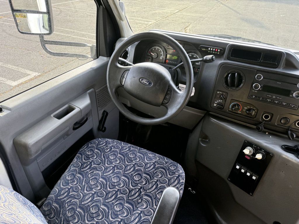 2013 Ford E-450 Shuttle Bus w/Wheelchair Lift For Adults Seniors Church Wheelchair Access Transport - 22618842 - 22