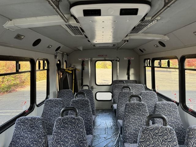 2013 Ford E-450 Shuttle Bus w/Wheelchair Lift For Adults Seniors Church Wheelchair Access Transport - 22618842 - 25