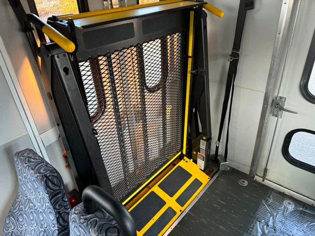 2013 Ford E-450 Shuttle Bus w/Wheelchair Lift For Adults Seniors Church Wheelchair Access Transport - 22618842 - 38