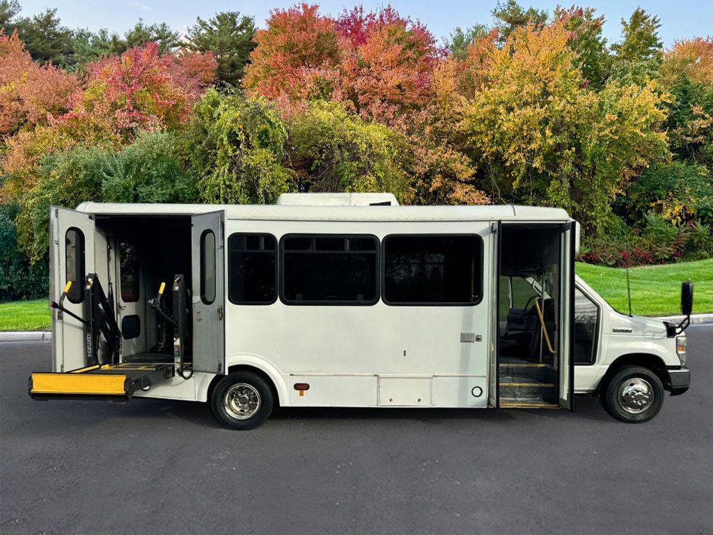 2013 Ford E-450 Shuttle Bus w/Wheelchair Lift For Adults Seniors Church Wheelchair Access Transport - 22618842 - 3