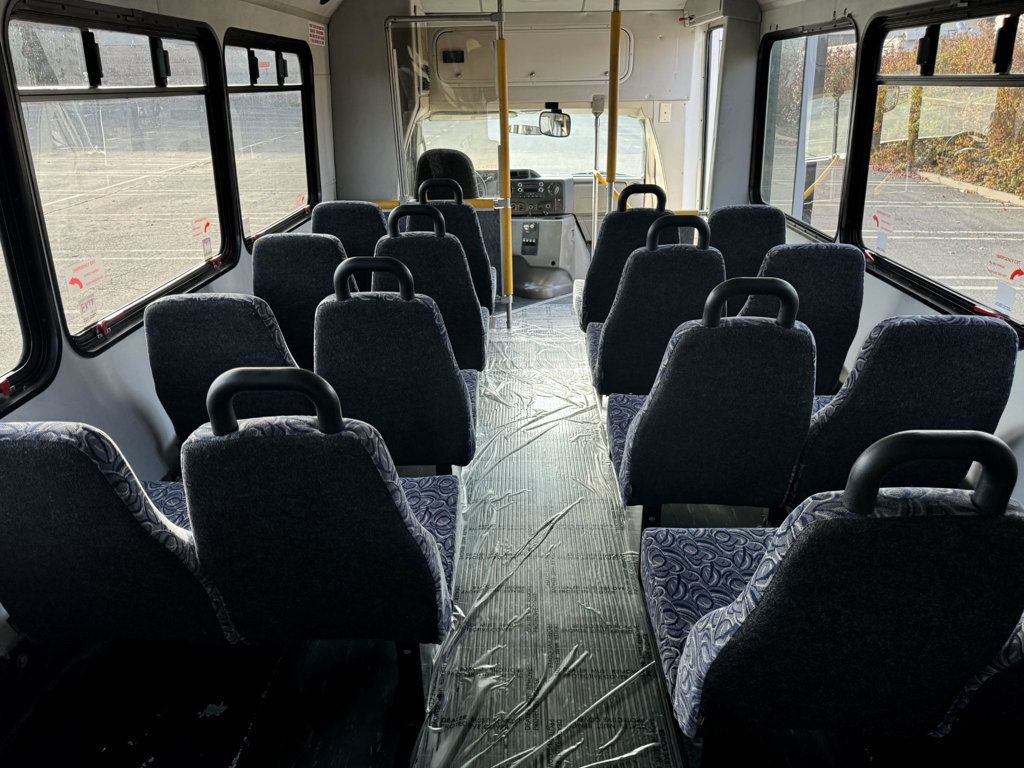 2013 Ford E-450 Shuttle Bus w/Wheelchair Lift For Adults Seniors Church Wheelchair Access Transport - 22618842 - 6