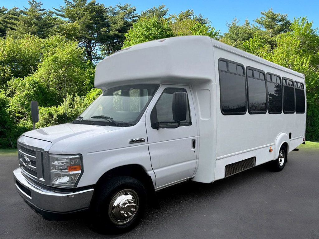 2013 Ford E-450 Wheelchair Shuttle Bus For Group Transport For Adults Seniors Church Medical Transport Handicapped - 22680245 - 2