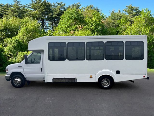 2013 Ford E-450 Wheelchair Shuttle Bus For Group Transport For Adults Seniors Church Medical Transport Handicapped - 22680245 - 3