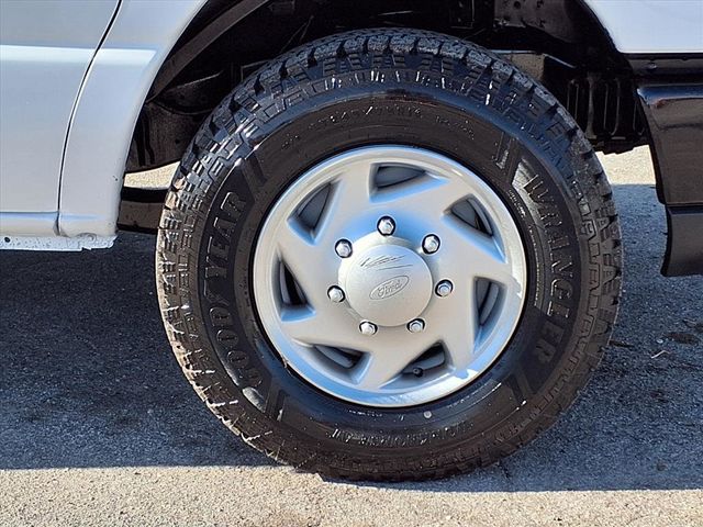 2013 Ford E-Series E-250 Commercial - 22968718 - 32