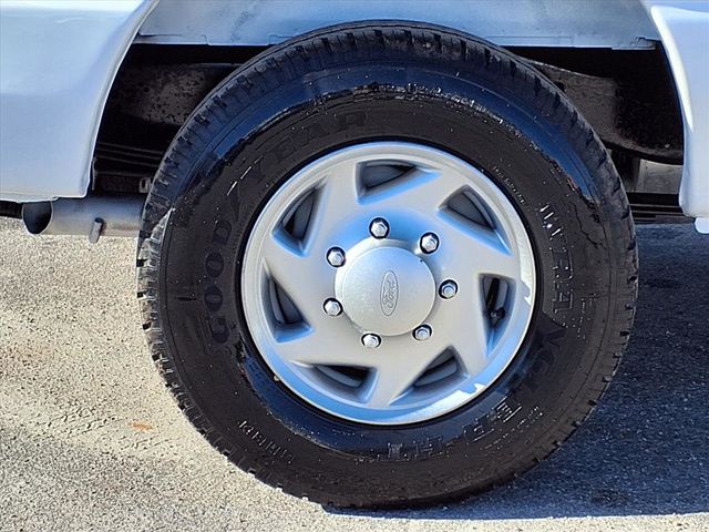 2013 Ford E-Series E-250 Commercial - 22968718 - 34