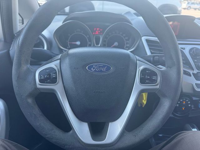 2013 Ford Fiesta SE - 22984141 - 12