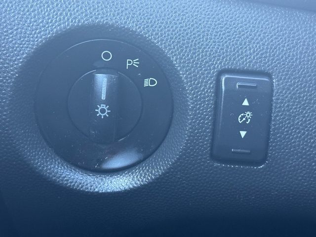 2013 Ford Fiesta SE - 22984141 - 17