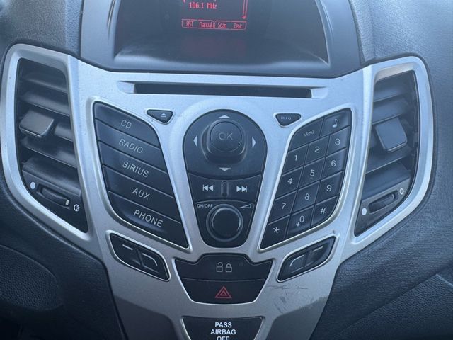 2013 Ford Fiesta SE - 22984141 - 20