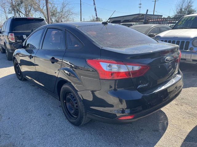 2013 Ford Focus 4dr Sedan S - 22759020 - 1