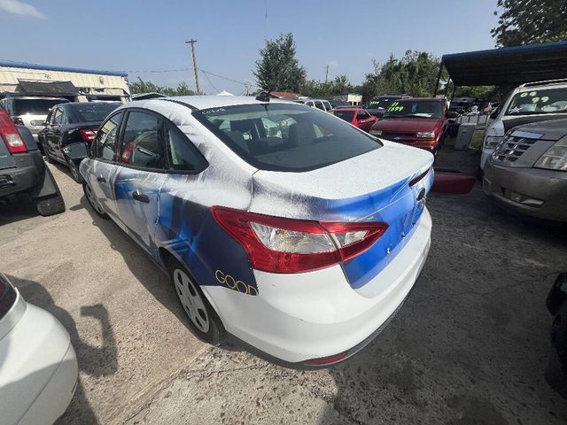 2013 Ford Focus 4dr Sedan S - 22790451 - 1