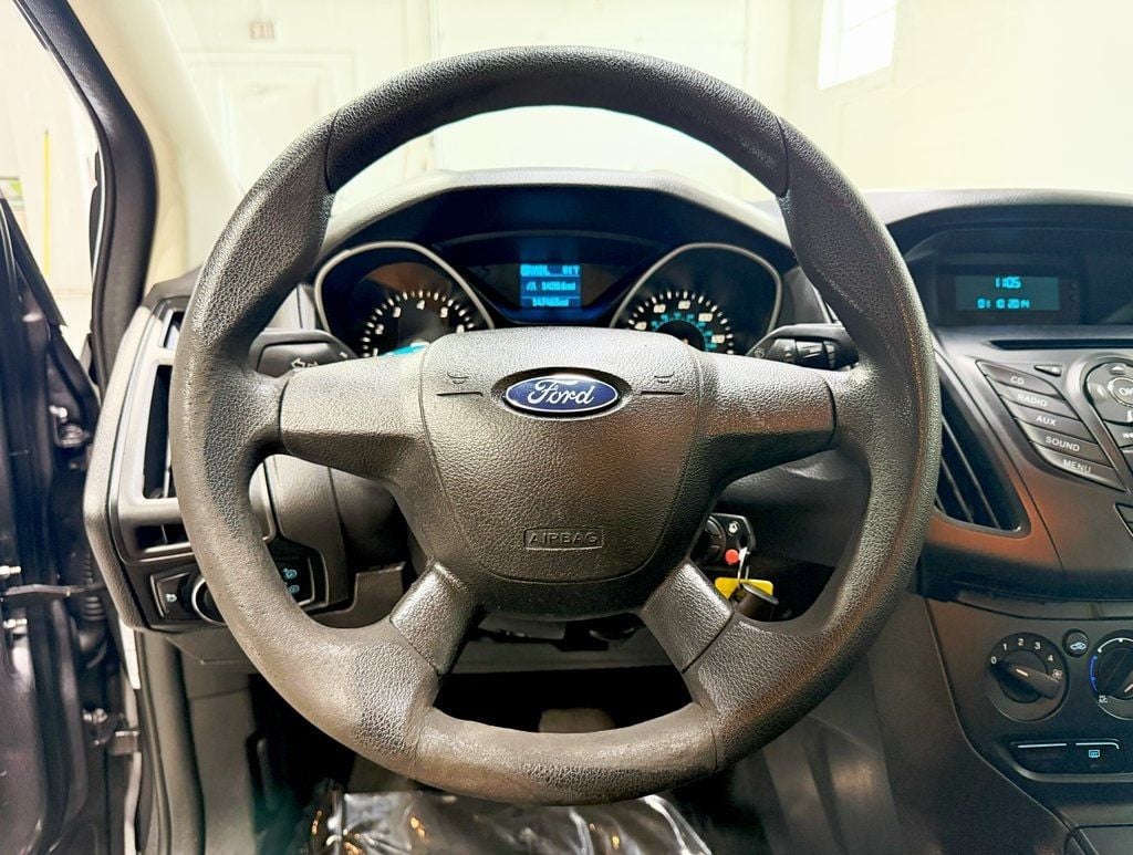 2013 Ford Focus 4dr Sedan S - 22911122 - 9