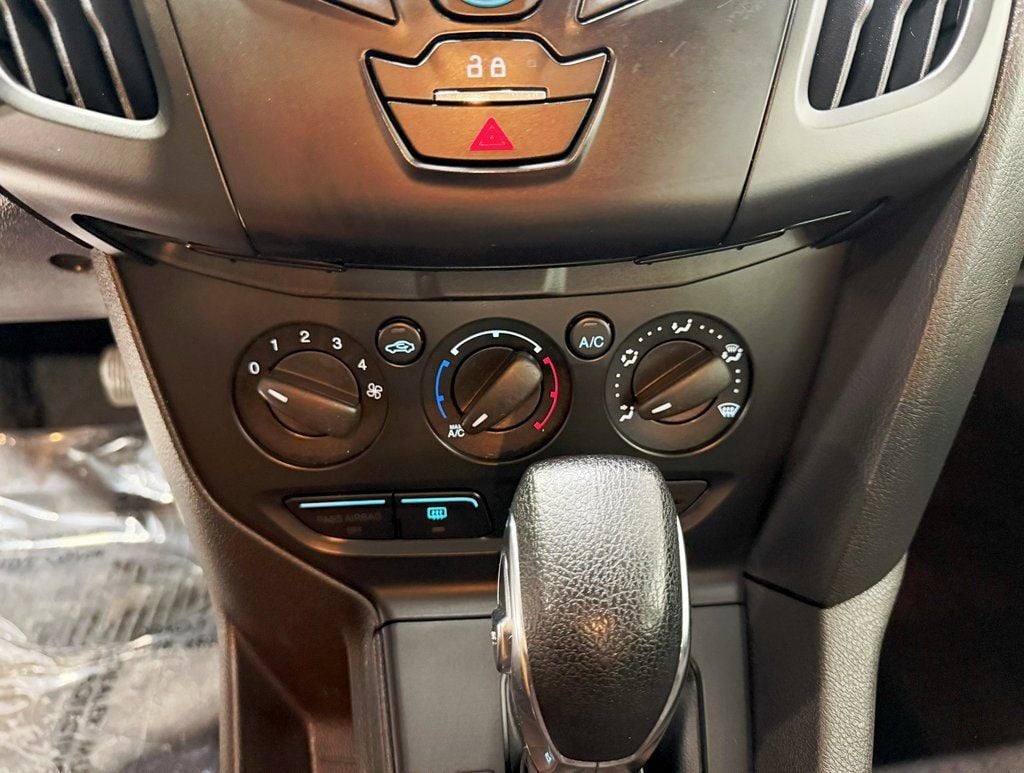 2013 Ford Focus 4dr Sedan S - 22911122 - 12