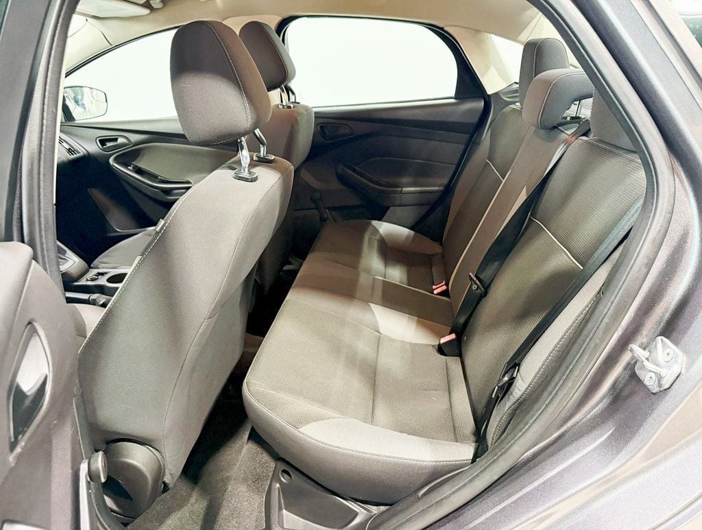 2013 Ford Focus 4dr Sedan S - 22911122 - 19