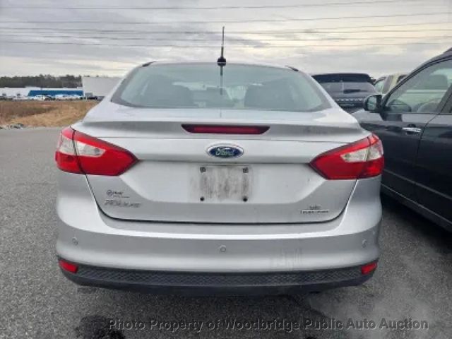 2013 Ford Focus 4dr Sedan SE - 22997408 - 4