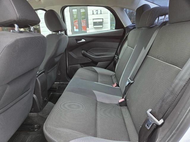 2013 Ford Focus 4dr Sedan SE - 23030320 - 10