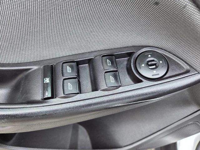 2013 Ford Focus 4dr Sedan SE - 23030320 - 21