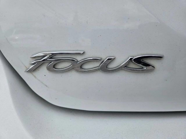 2013 Ford Focus 4dr Sedan SE - 23030320 - 24