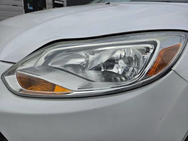 2013 Ford Focus 4dr Sedan SE - 23030320 - 27