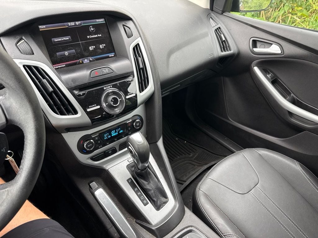 2013 Ford Focus 4dr Sedan SE - 23067729 - 16