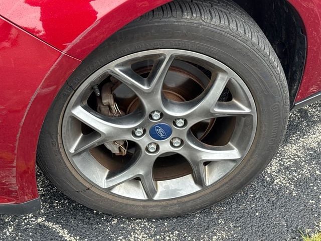2013 Ford Focus 4dr Sedan SE - 23067729 - 1