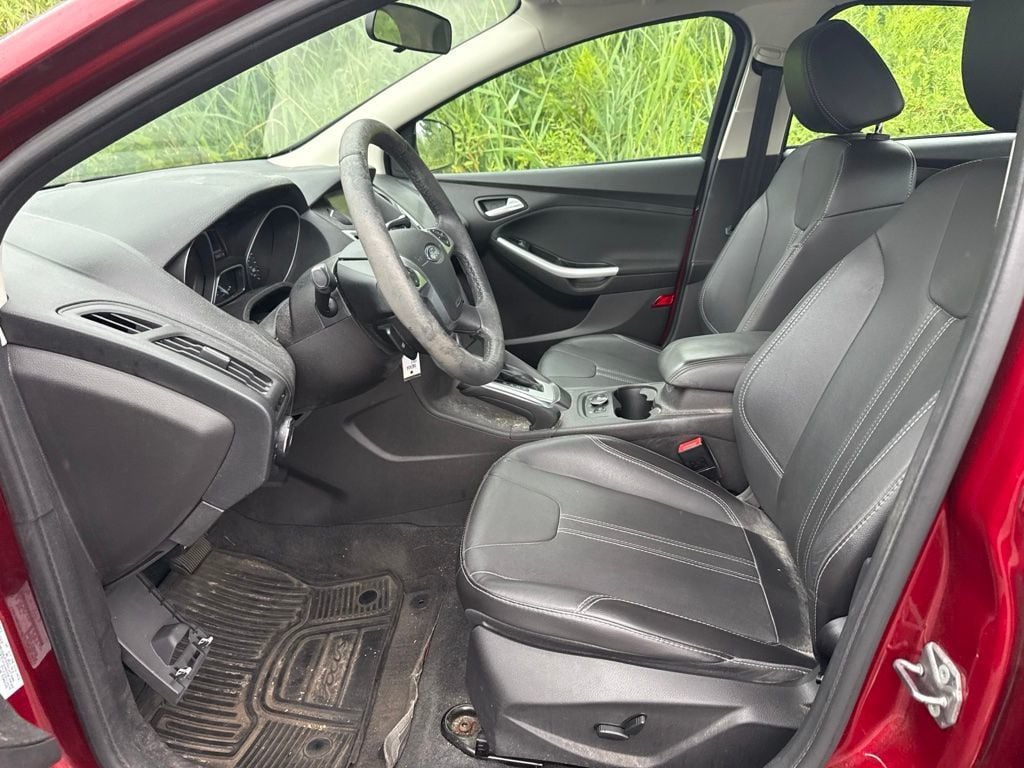 2013 Ford Focus 4dr Sedan SE - 23067729 - 8